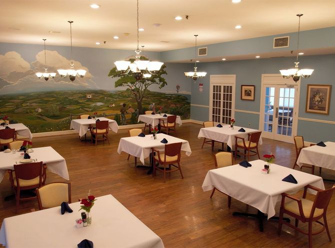 A peaceful dining room at Green Acres